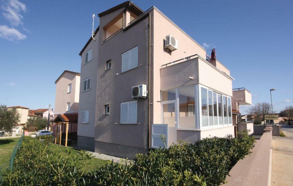 Apartman Nina Фажана Экстерьер фото